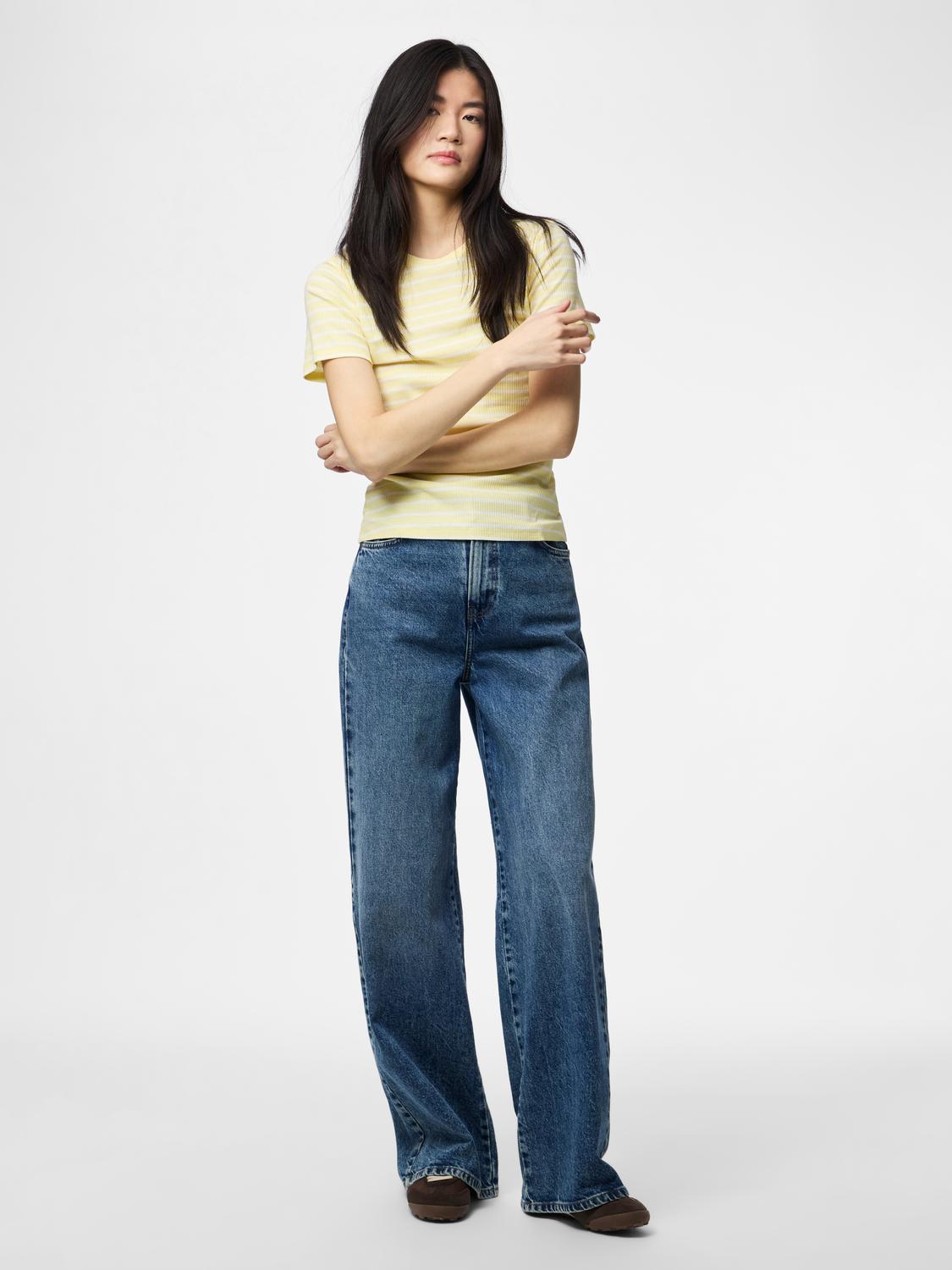 model_shot-front_full